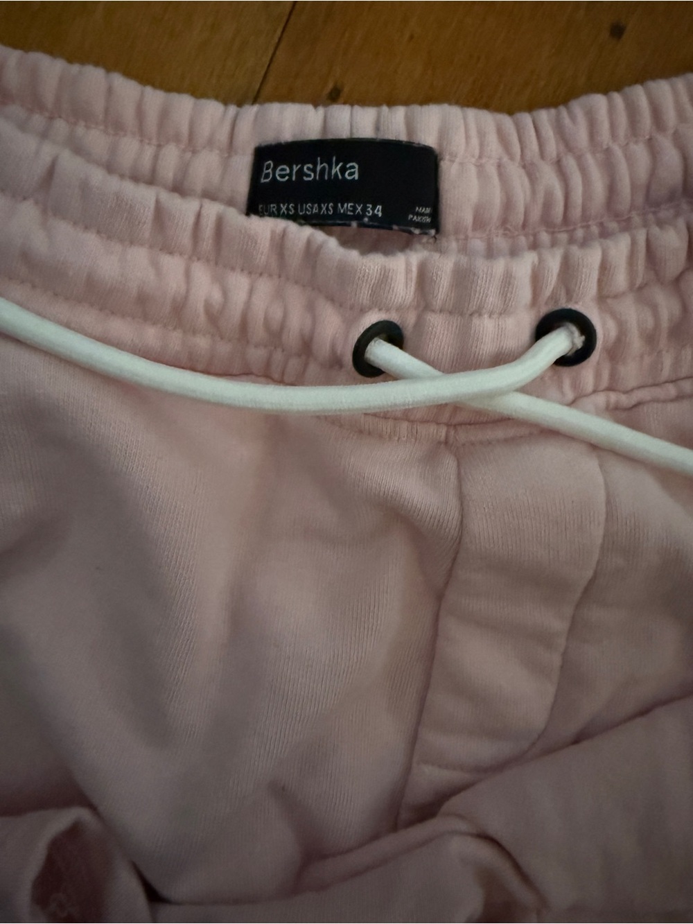 Bershka sweat shorts w elastic and drawstring waistband, sz Xs, guc - Picture 6 of 8